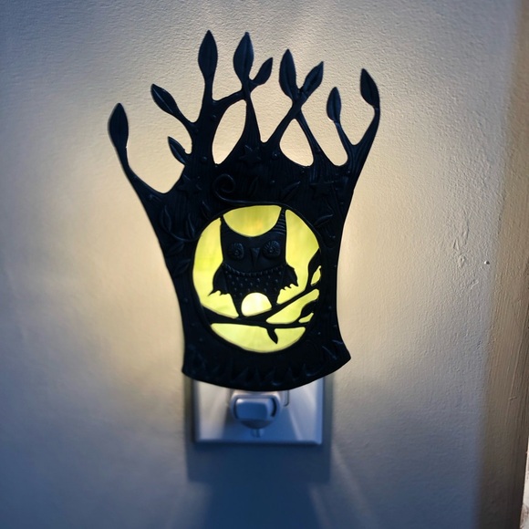 Stained Glass and Metal Owl Night Light - Picture 4 of 8
